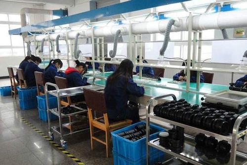 實(shí)拍電子廠的工作餐,有肉有菜還有湯,米飯不限量,才6塊錢一份